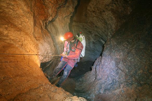 Avenul din Şesuri, foto Iulia Cristina Stika