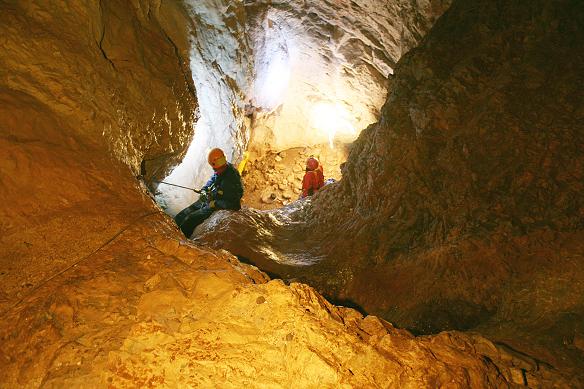 Avenul din Şesuri, foto Iulia Cristina Stika