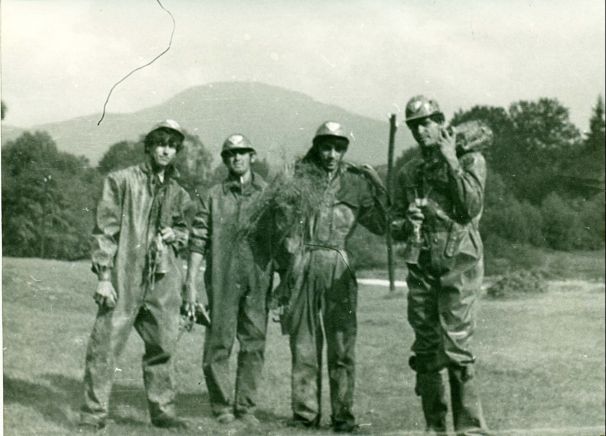 După o noapte de peştereală Dupa o noapte de pestereala